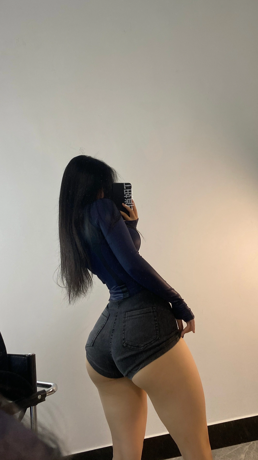 俏妞qiaoniuTT – 牛仔短裤搭配肉丝【18P】